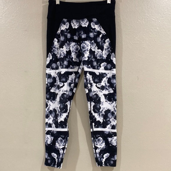 Betsey Johnson Pants - Betsey Johnson performance leggings for women